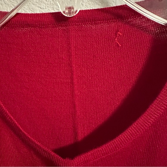 Merino fine wool sleeveless top shirt with the raffle. Size XS. - Picture 5 of 7